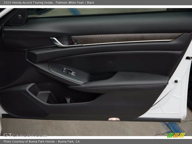 Platinum White Pearl / Black 2020 Honda Accord Touring Sedan
