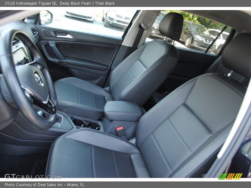 Deep Black Pearl / Titan Black 2018 Volkswagen Tiguan SE