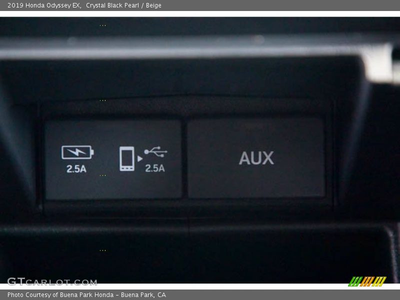 Crystal Black Pearl / Beige 2019 Honda Odyssey EX