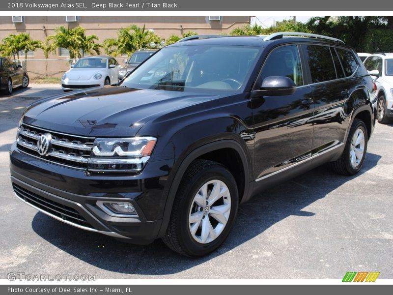 Deep Black Pearl / Titan Black 2018 Volkswagen Atlas SEL