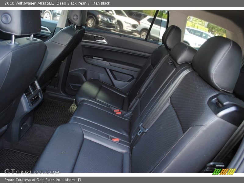 Deep Black Pearl / Titan Black 2018 Volkswagen Atlas SEL