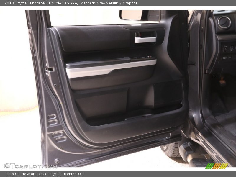 Magnetic Gray Metallic / Graphite 2018 Toyota Tundra SR5 Double Cab 4x4