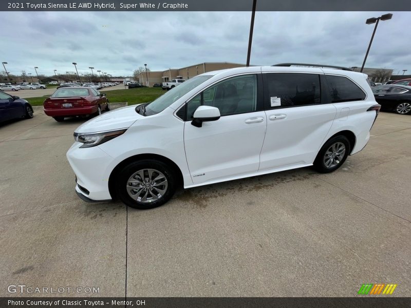 Super White / Graphite 2021 Toyota Sienna LE AWD Hybrid