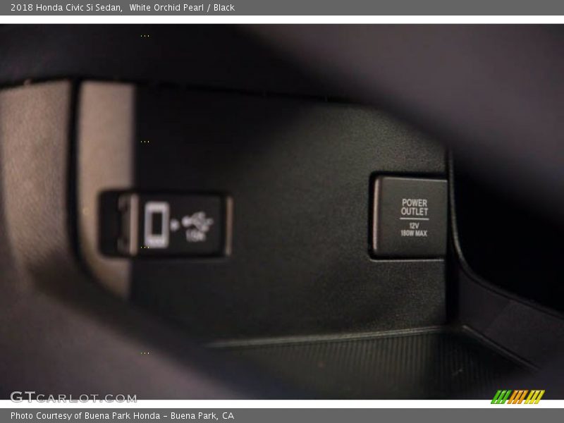 White Orchid Pearl / Black 2018 Honda Civic Si Sedan