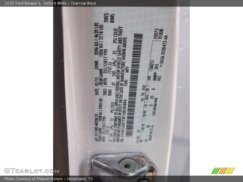 Oxford White / Charcoal Black 2015 Ford Escape S
