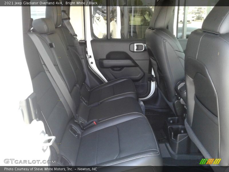 Bright White / Black 2021 Jeep Gladiator Overland 4x4