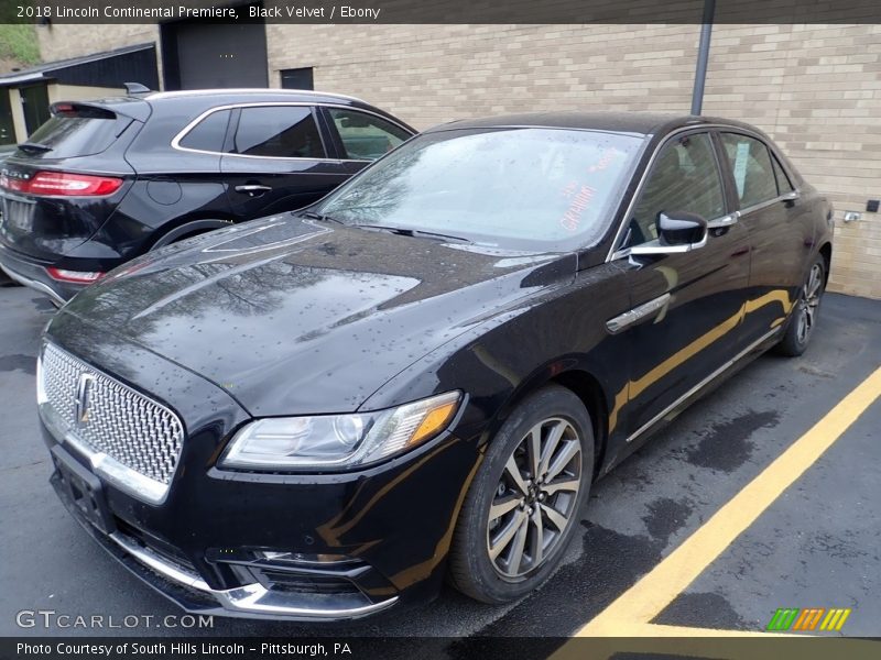 Black Velvet / Ebony 2018 Lincoln Continental Premiere