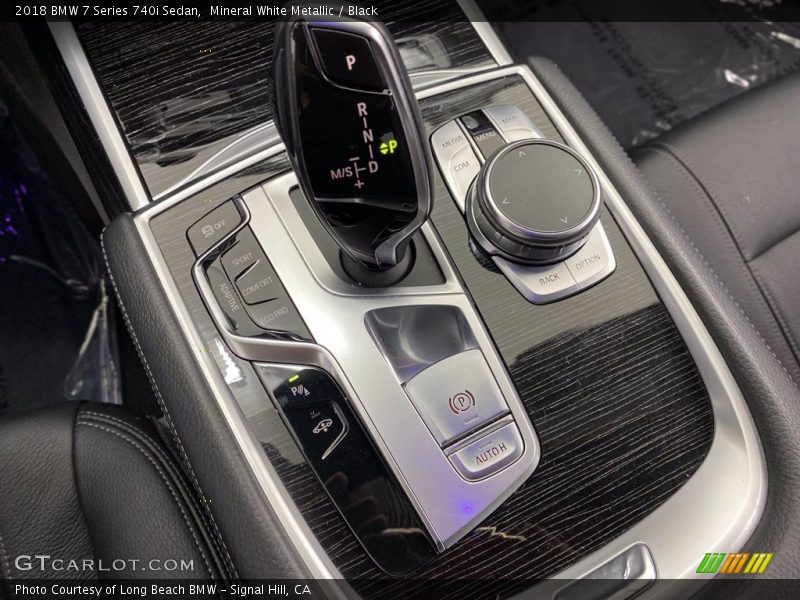 Mineral White Metallic / Black 2018 BMW 7 Series 740i Sedan