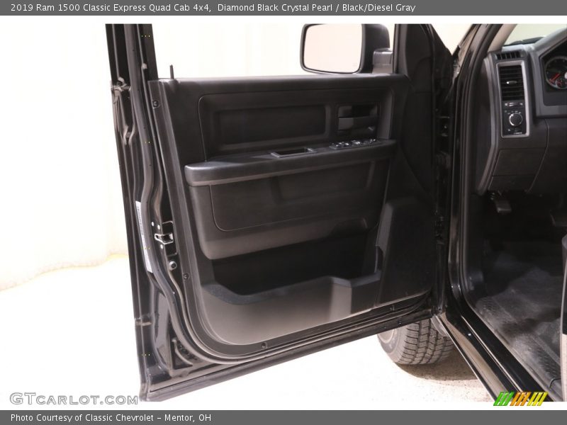 Diamond Black Crystal Pearl / Black/Diesel Gray 2019 Ram 1500 Classic Express Quad Cab 4x4