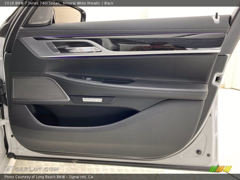 Mineral White Metallic / Black 2018 BMW 7 Series 740i Sedan
