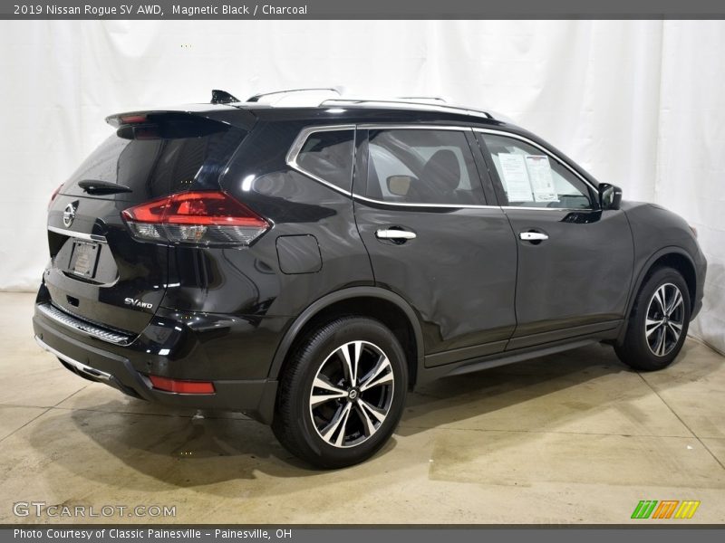 Magnetic Black / Charcoal 2019 Nissan Rogue SV AWD