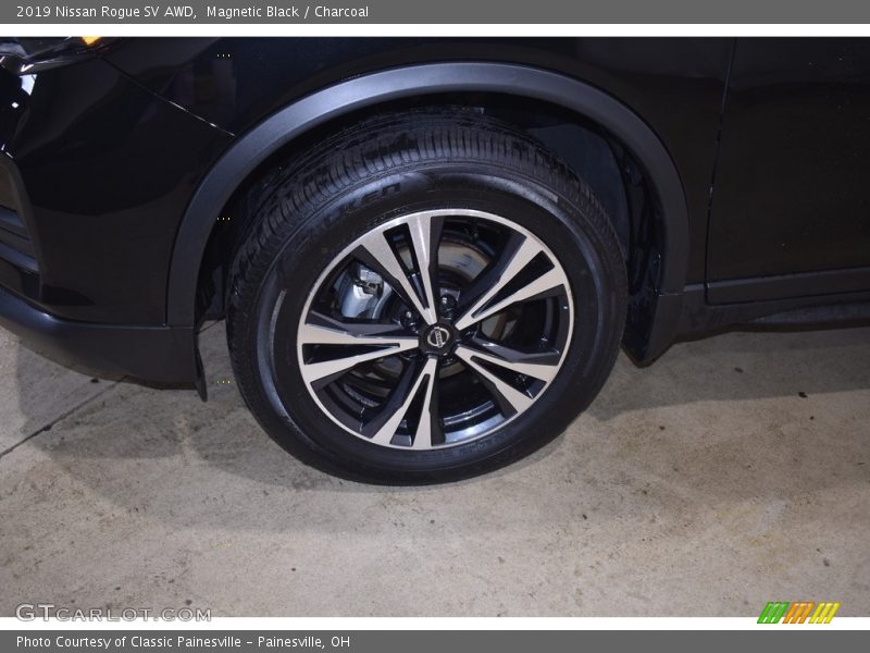 Magnetic Black / Charcoal 2019 Nissan Rogue SV AWD