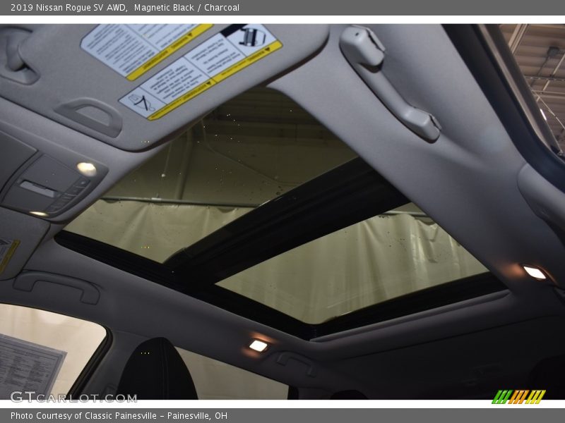 Magnetic Black / Charcoal 2019 Nissan Rogue SV AWD