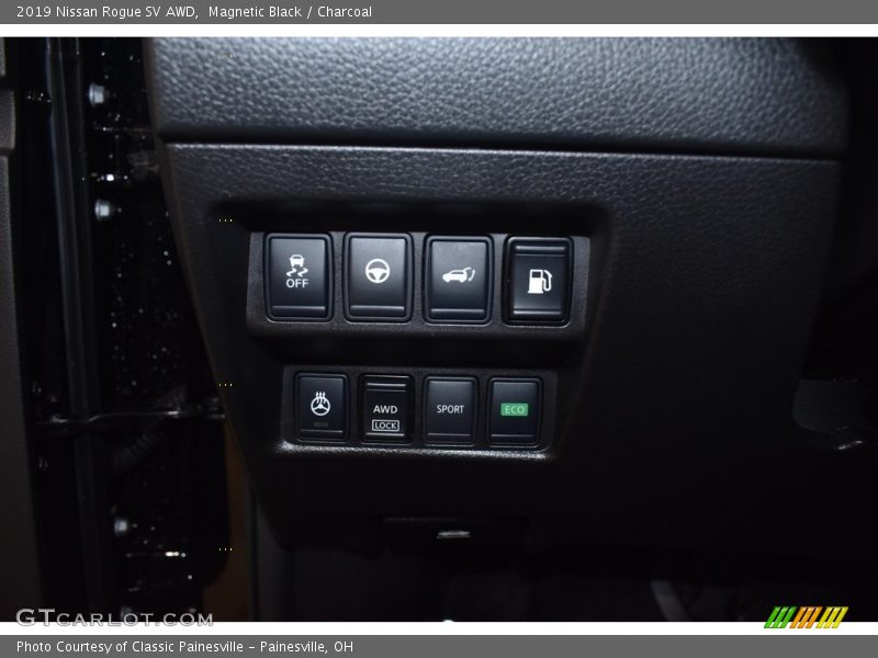 Magnetic Black / Charcoal 2019 Nissan Rogue SV AWD