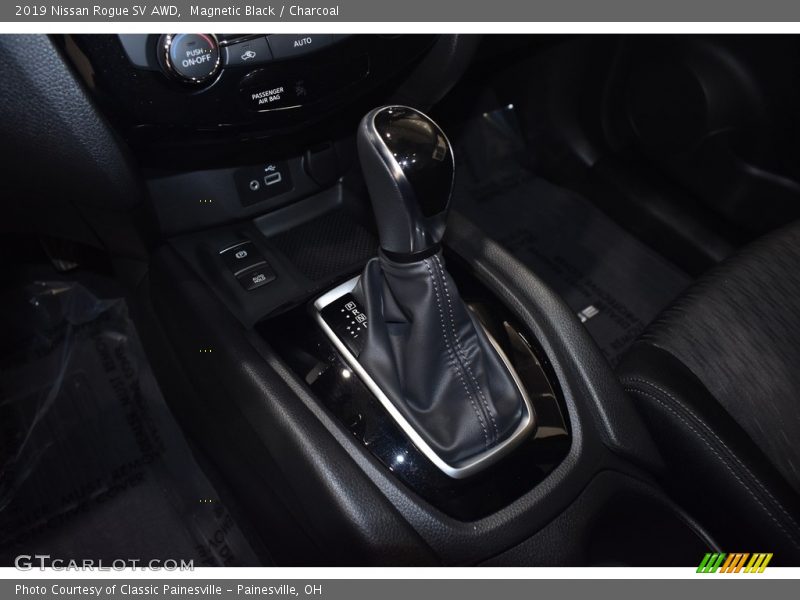Magnetic Black / Charcoal 2019 Nissan Rogue SV AWD