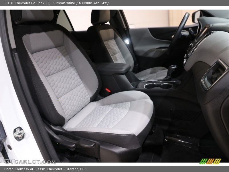 Summit White / Medium Ash Gray 2018 Chevrolet Equinox LT