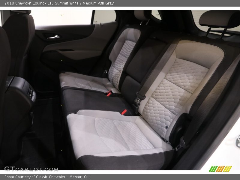 Summit White / Medium Ash Gray 2018 Chevrolet Equinox LT