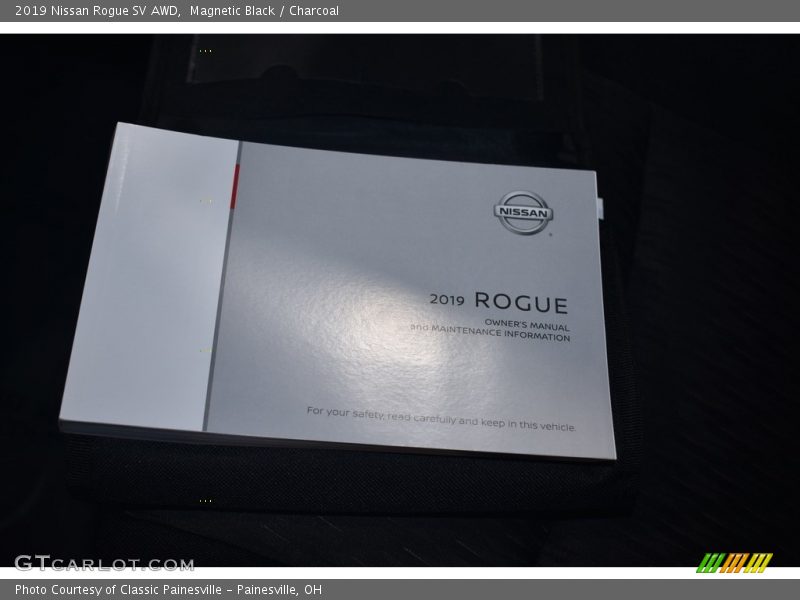 Magnetic Black / Charcoal 2019 Nissan Rogue SV AWD