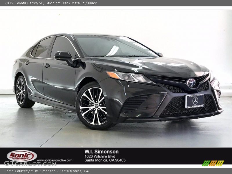 Midnight Black Metallic / Black 2019 Toyota Camry SE
