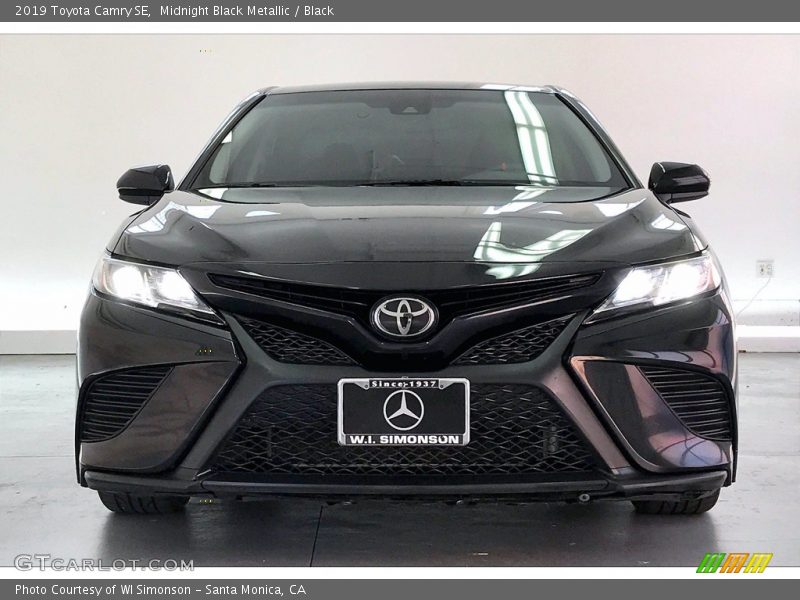 Midnight Black Metallic / Black 2019 Toyota Camry SE