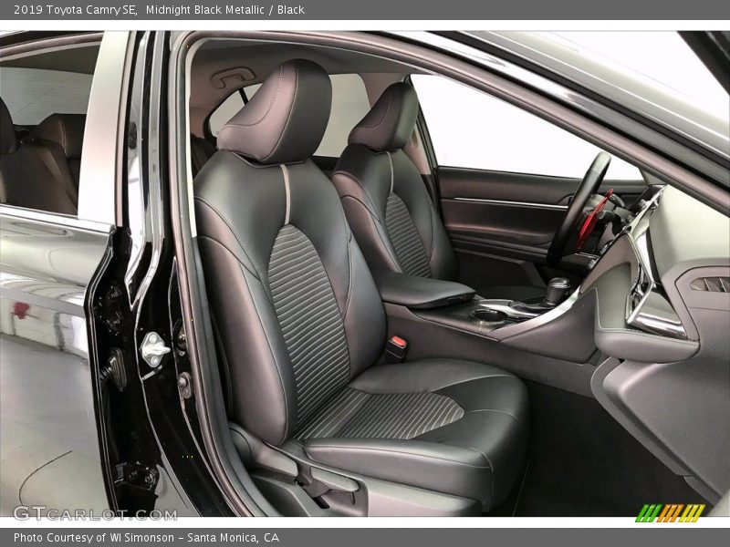 Midnight Black Metallic / Black 2019 Toyota Camry SE