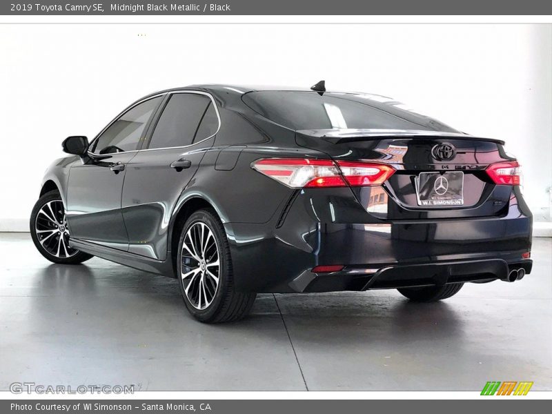 Midnight Black Metallic / Black 2019 Toyota Camry SE