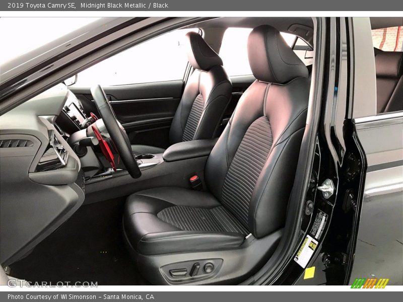 Midnight Black Metallic / Black 2019 Toyota Camry SE
