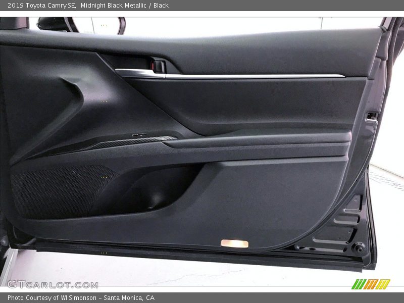 Midnight Black Metallic / Black 2019 Toyota Camry SE