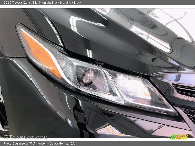 Midnight Black Metallic / Black 2019 Toyota Camry SE