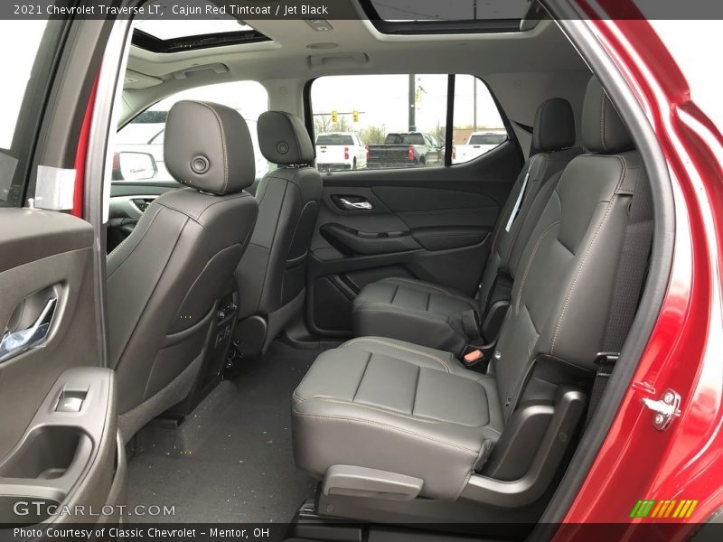 Cajun Red Tintcoat / Jet Black 2021 Chevrolet Traverse LT