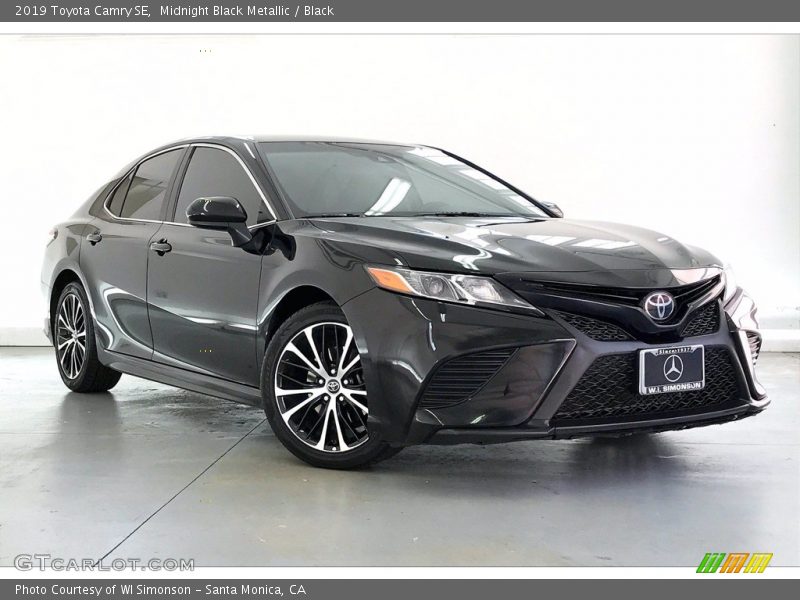 Midnight Black Metallic / Black 2019 Toyota Camry SE