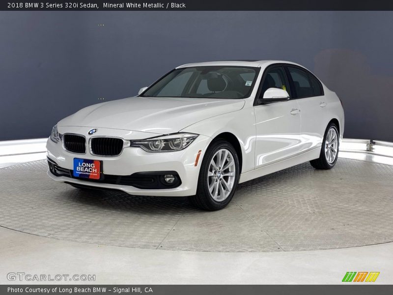 Mineral White Metallic / Black 2018 BMW 3 Series 320i Sedan