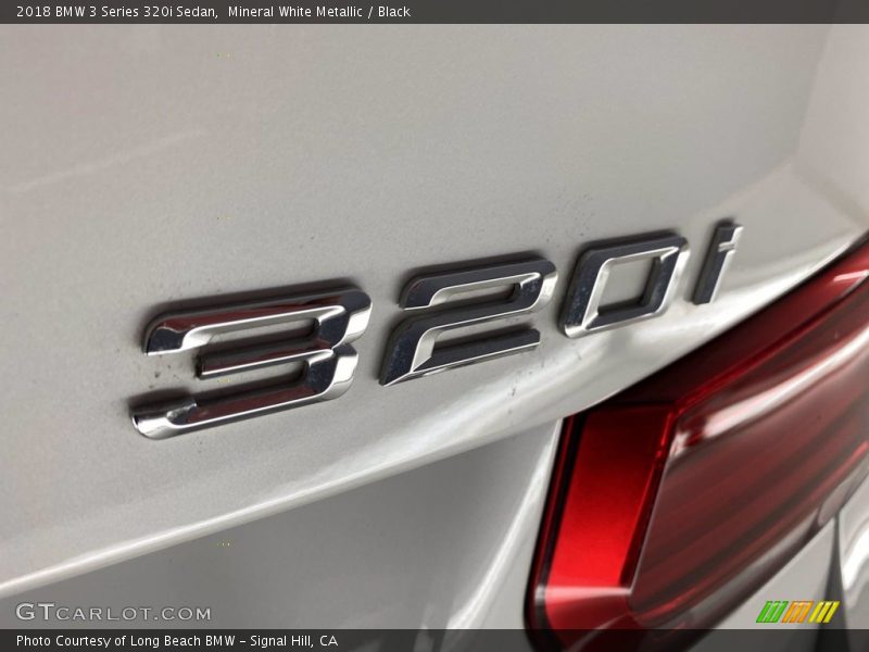 Mineral White Metallic / Black 2018 BMW 3 Series 320i Sedan