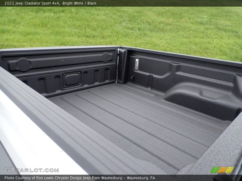 Bright White / Black 2021 Jeep Gladiator Sport 4x4