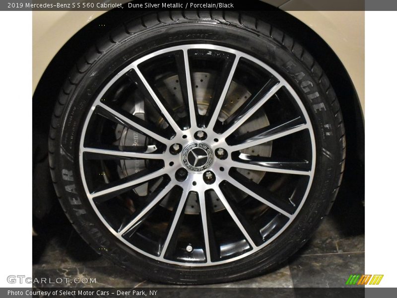 Dune Silver Metallic / Porcelain/Black 2019 Mercedes-Benz S S 560 Cabriolet