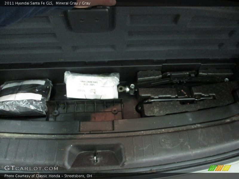 Mineral Gray / Gray 2011 Hyundai Santa Fe GLS
