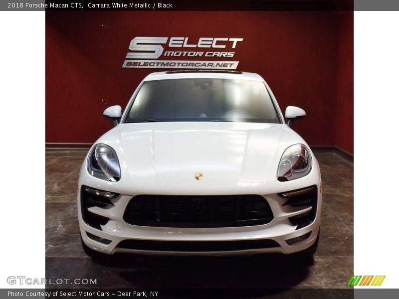 Carrara White Metallic / Black 2018 Porsche Macan GTS