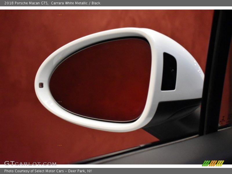 Carrara White Metallic / Black 2018 Porsche Macan GTS