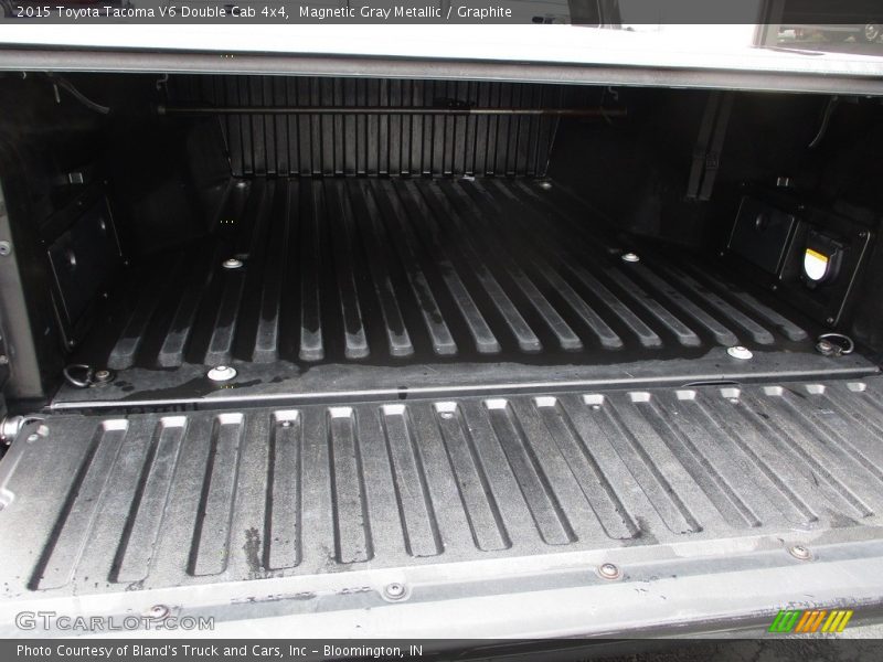 Magnetic Gray Metallic / Graphite 2015 Toyota Tacoma V6 Double Cab 4x4