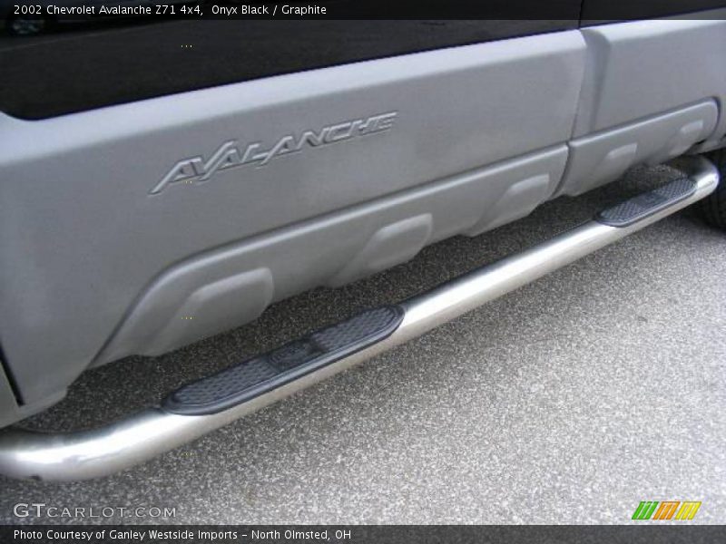Onyx Black / Graphite 2002 Chevrolet Avalanche Z71 4x4