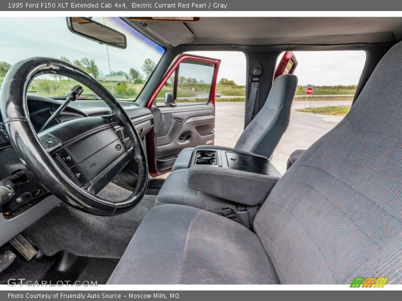 Electric Currant Red Pearl / Gray 1995 Ford F150 XLT Extended Cab 4x4