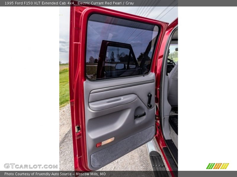 Electric Currant Red Pearl / Gray 1995 Ford F150 XLT Extended Cab 4x4