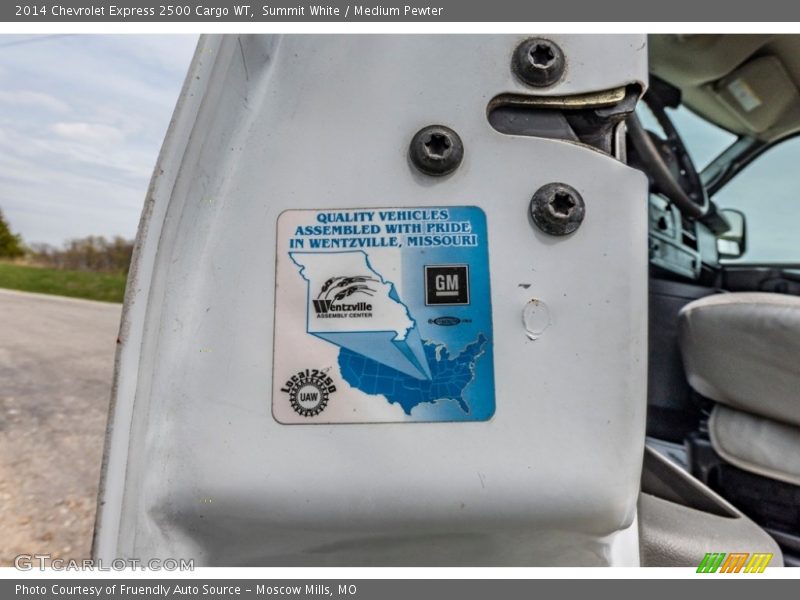 Summit White / Medium Pewter 2014 Chevrolet Express 2500 Cargo WT