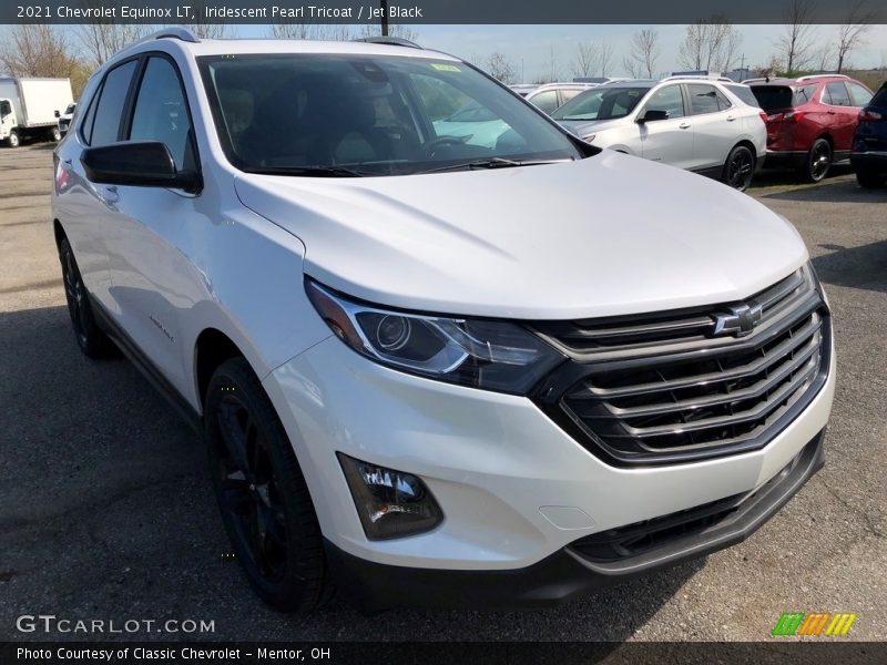 Iridescent Pearl Tricoat / Jet Black 2021 Chevrolet Equinox LT