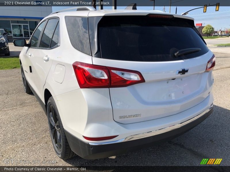 Iridescent Pearl Tricoat / Jet Black 2021 Chevrolet Equinox LT