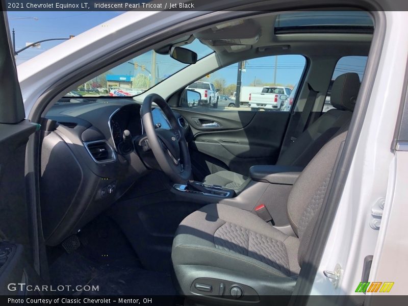 Iridescent Pearl Tricoat / Jet Black 2021 Chevrolet Equinox LT