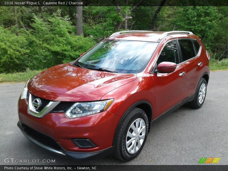 Cayenne Red / Charcoal 2016 Nissan Rogue S
