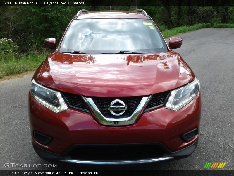 Cayenne Red / Charcoal 2016 Nissan Rogue S