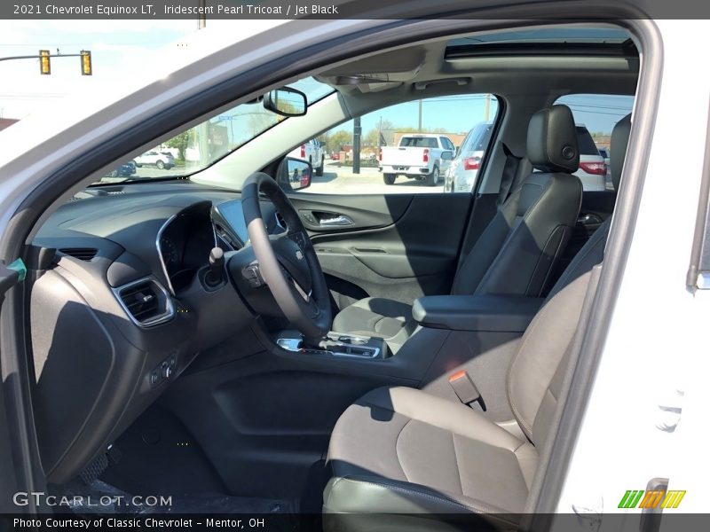 Iridescent Pearl Tricoat / Jet Black 2021 Chevrolet Equinox LT