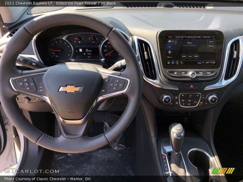 Iridescent Pearl Tricoat / Jet Black 2021 Chevrolet Equinox LT